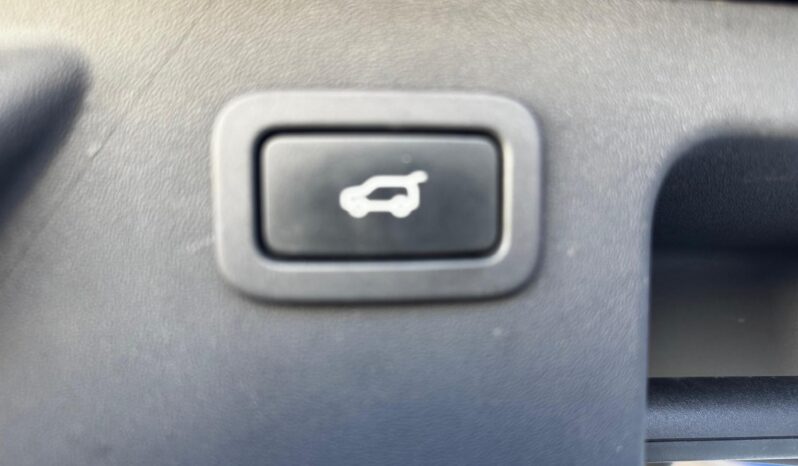 Land Rover Discovery Sport 2.0L TD4 HSE Luxury AT full