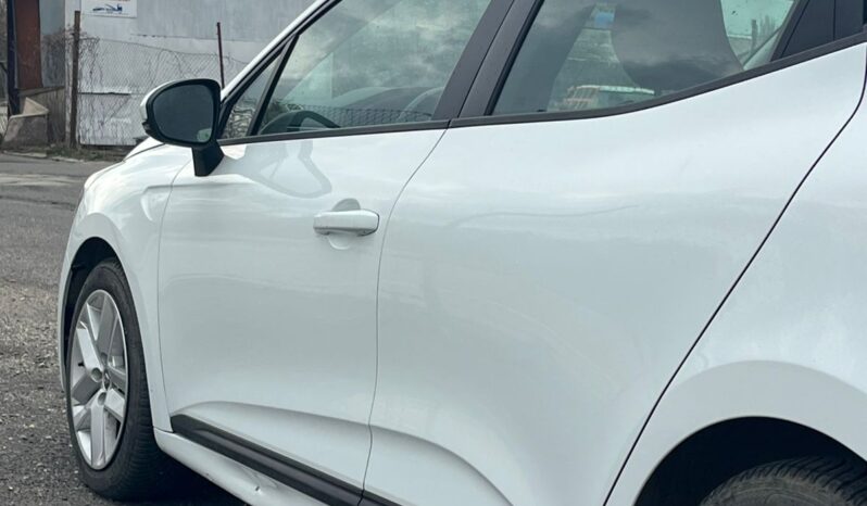 Renault Clio 1.6 E-TECH Hybrid full