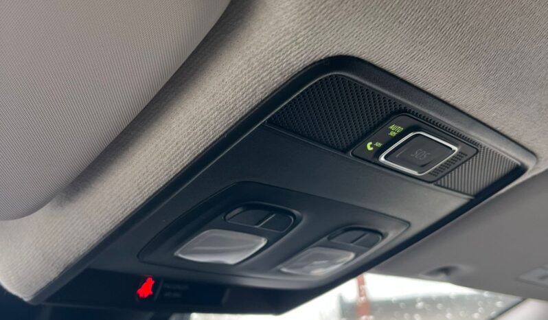 Renault Clio 1.6 E-TECH Hybrid full