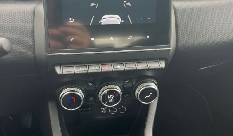 Renault Clio 1.6 E-TECH Hybrid full