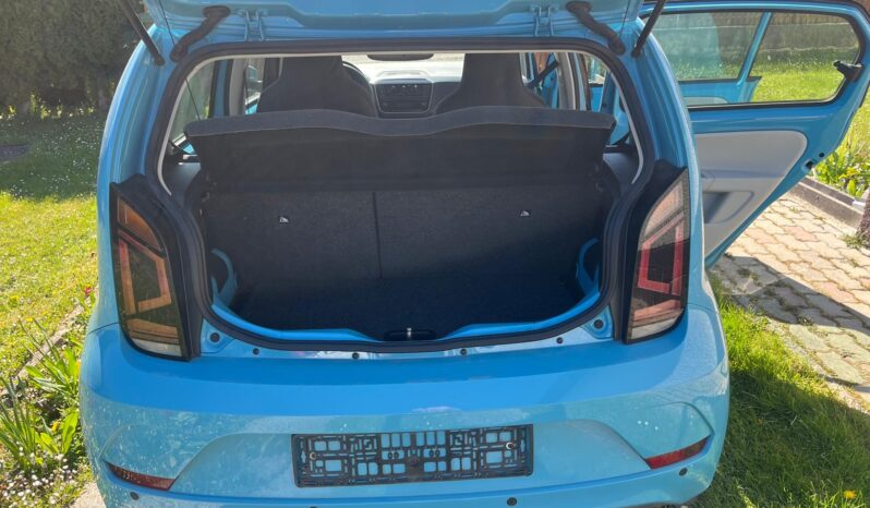 Volkswagen Up Up 1.0 move up Slovakia full