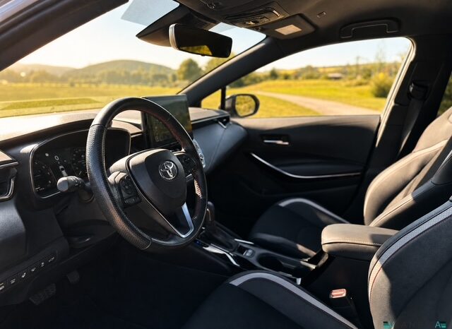 Toyota Corolla Combi HEV 2.0 GR SPORT, DPH full
