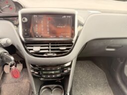 Peugeot 2008 1.2 PureTech Style E6.2 full