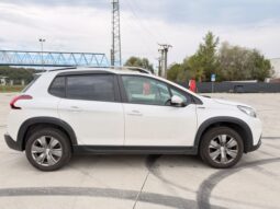 Peugeot 2008 1.2 PureTech Style E6.2 full