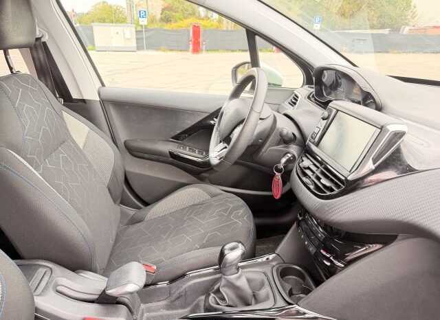 Peugeot 2008 1.2 PureTech Style E6.2 full